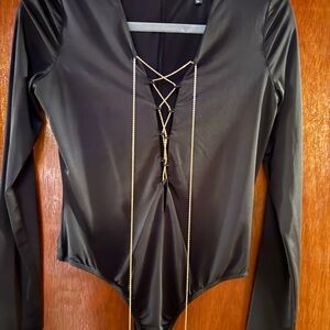 Fashion Nova Classic Black Top w/ gold chain